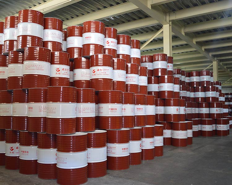 山西鑫瑞澤提醒山西工業(yè)潤滑油的生產(chǎn)工藝？